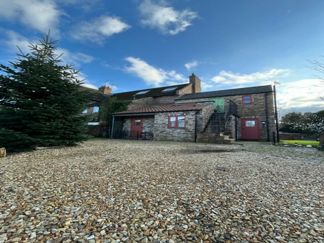 Location & attractions